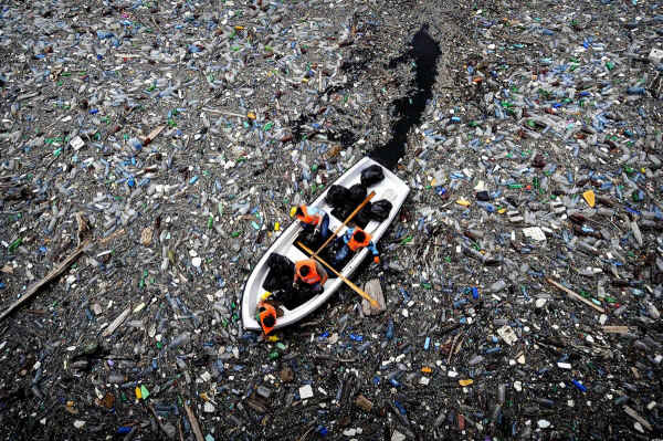 Photograph of the "Great Pacific Garbage Patch"